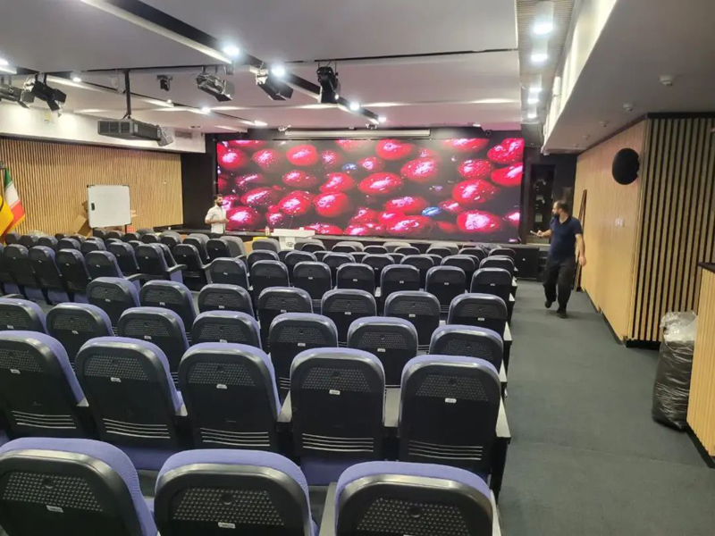中東室內P1.25 COB LED屏 9x2.7m.jpg